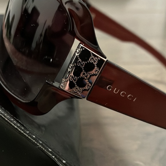 Y2K Vintage Gucci Sunglasses with Case - Picture 5 of 9